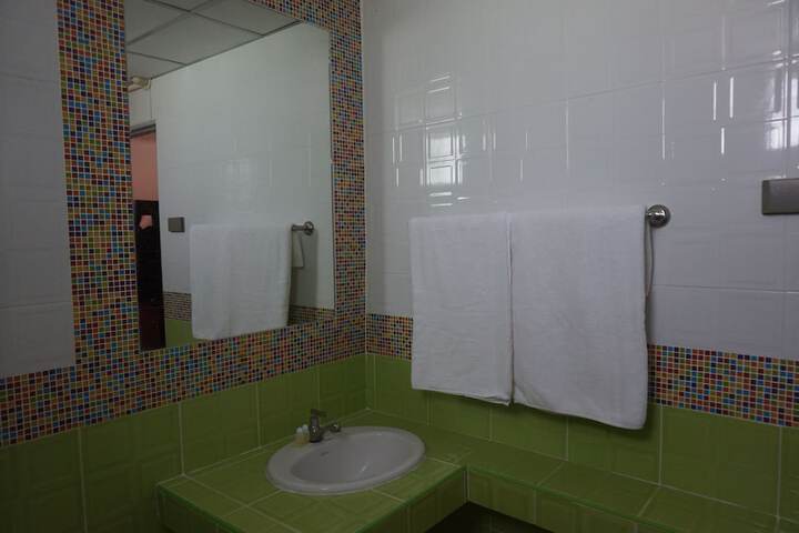 Room 16 of 25