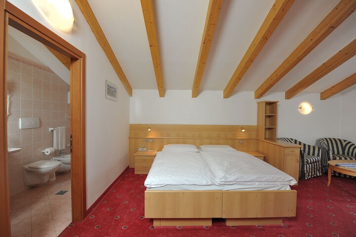 Room 7 of 22