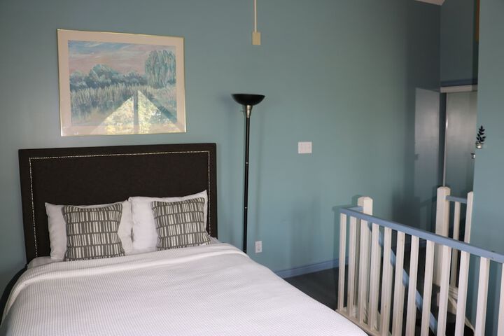 Room 9 of 29