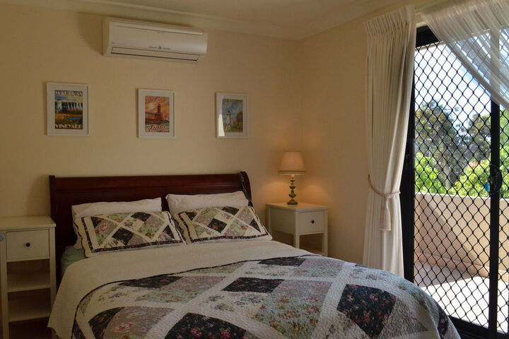 Room 10 of 34