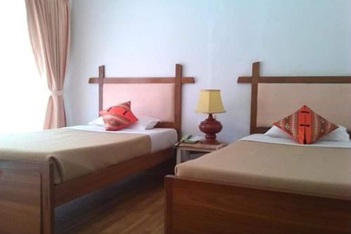 Room 7 of 32