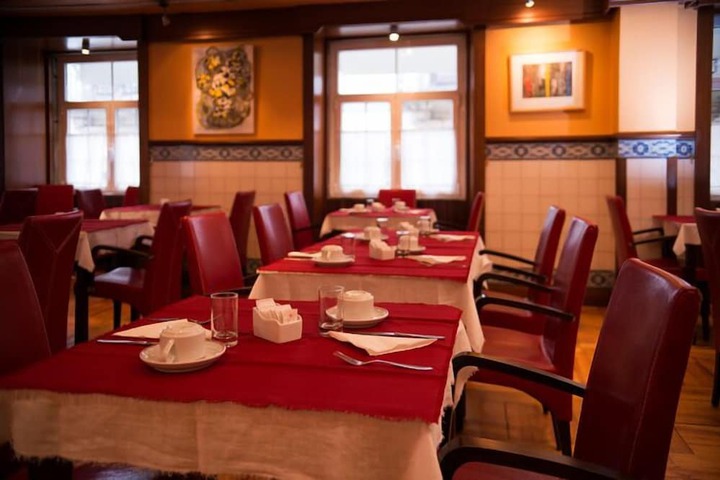 Breakfast area