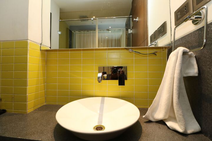 Room 30 of 52