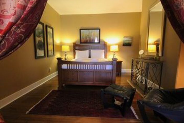 Room 33 of 76