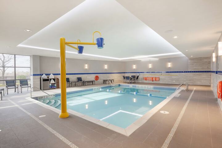 Hotel Pool