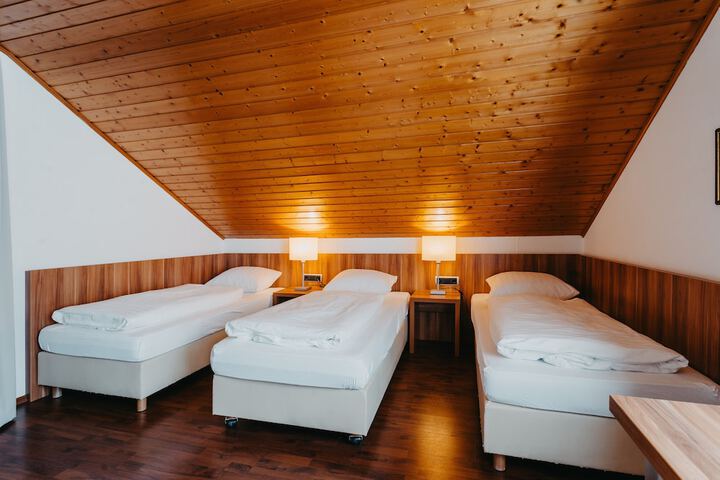 Room 3 of 41