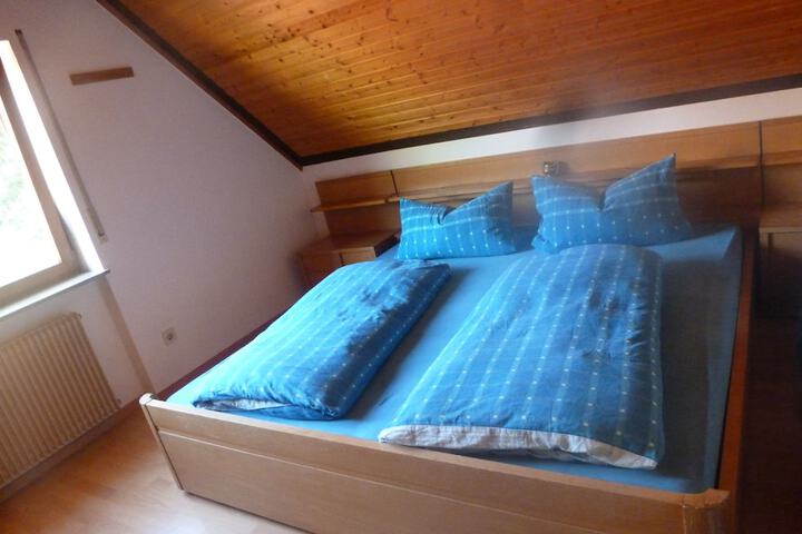 Room 6 of 90
