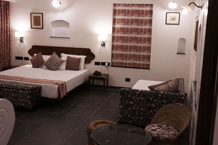 Room 11 of 50