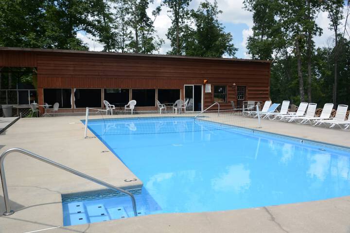Pool 39 of 51