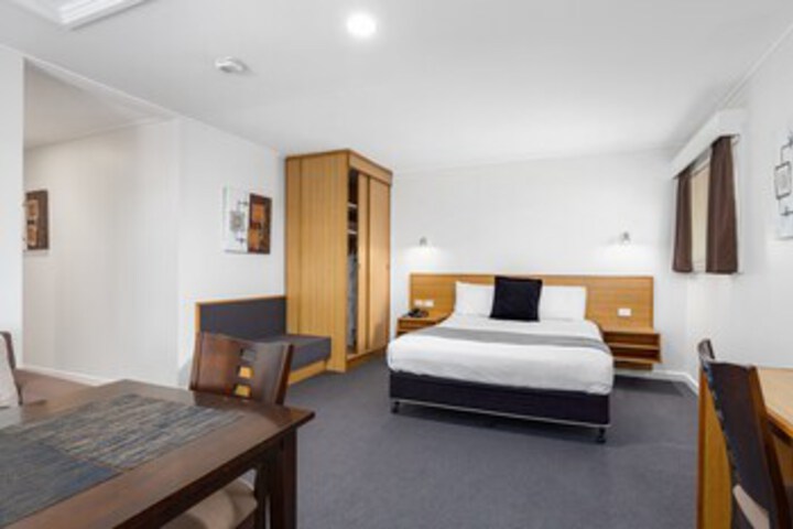 Room 19 of 120