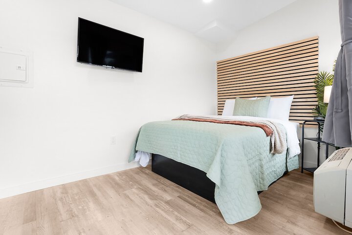 Room 34 of 63
