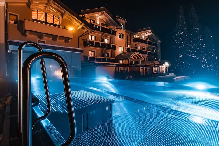 Pool 35 of 77
