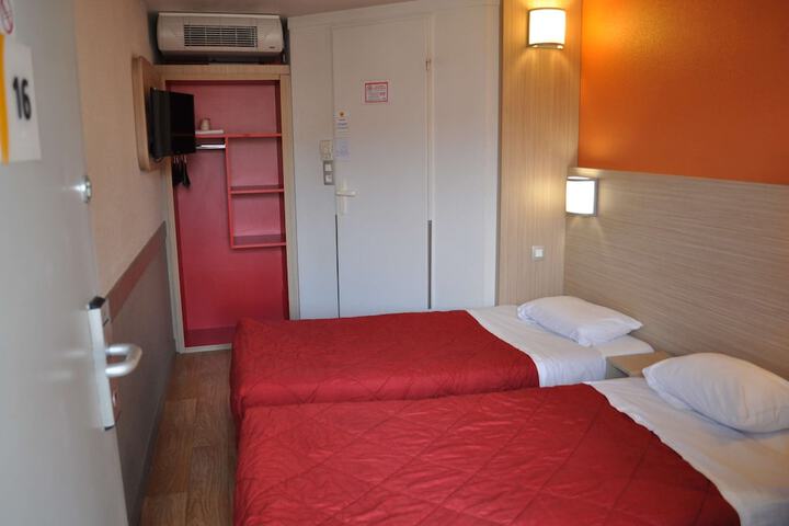 Room 30 of 61
