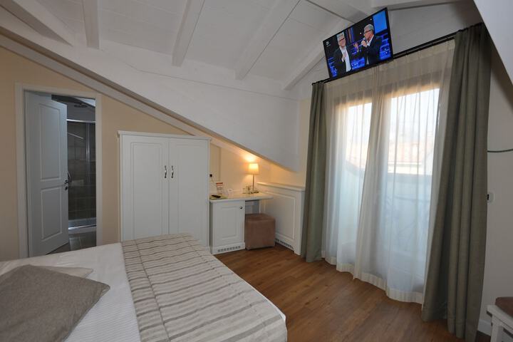 Room 25 of 56