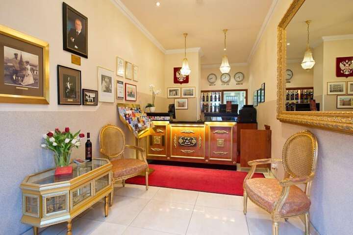 Entrance & Lobby