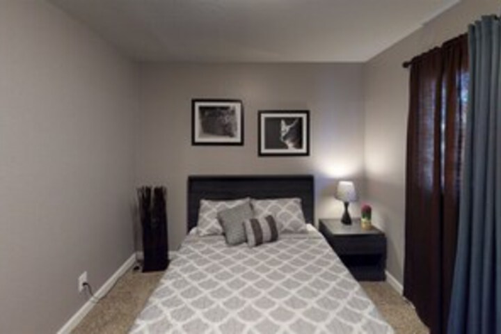 Room 10 of 12