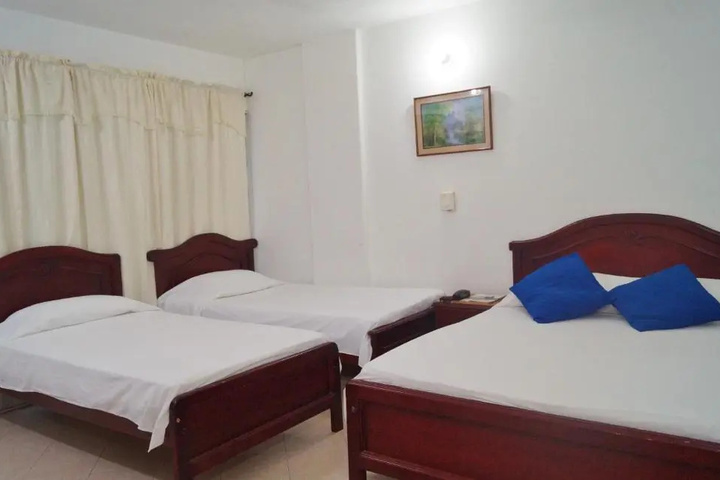 Room 2 of 9