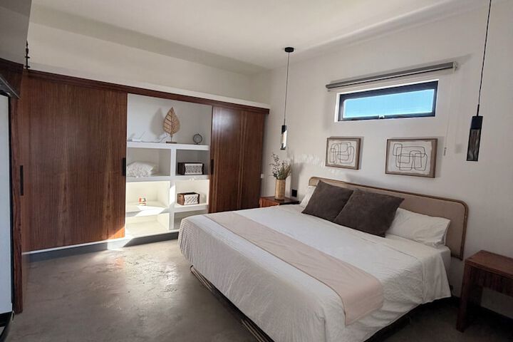 Room 6 of 22