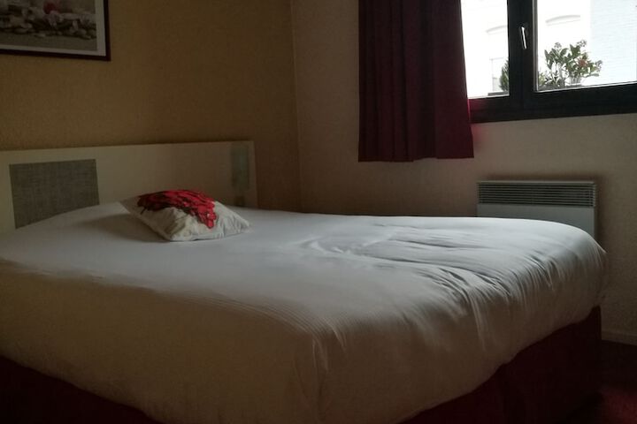 Room 8 of 51