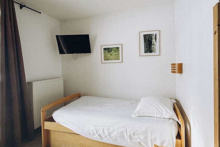 Room 27 of 115
