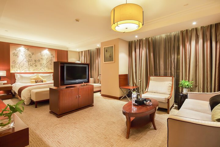 Room 12 of 38