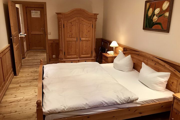 Room 5 of 44