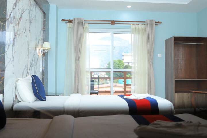 Room 15 of 48