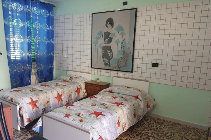 Room 2 of 12