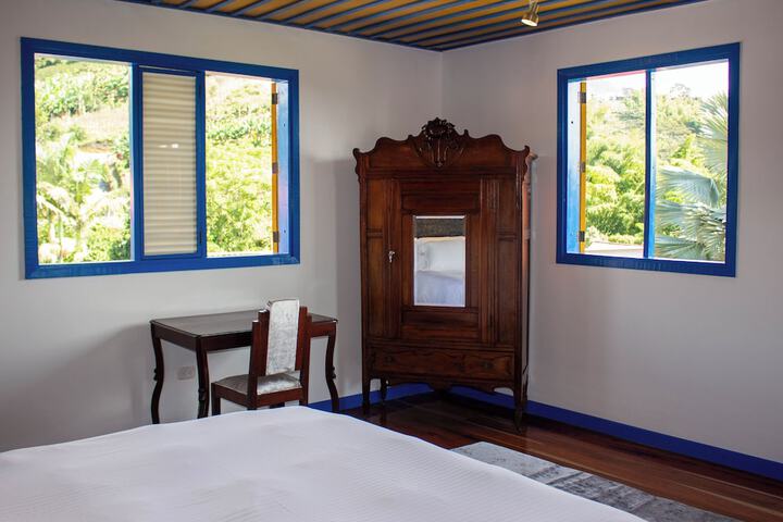 Room 14 of 103
