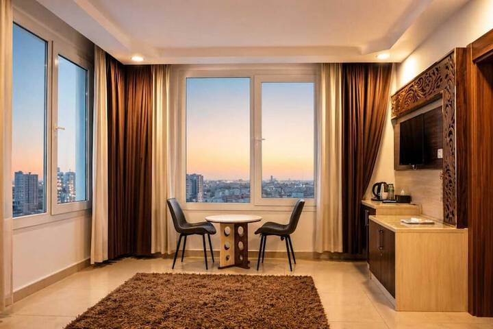 Room 6 of 36