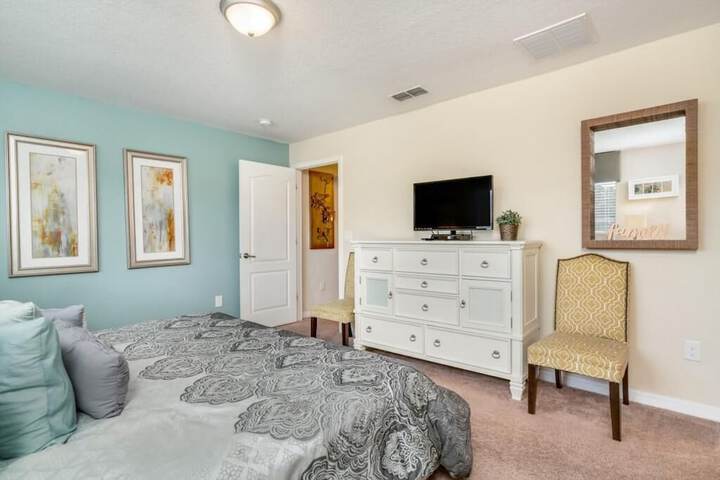 Room 6 of 45