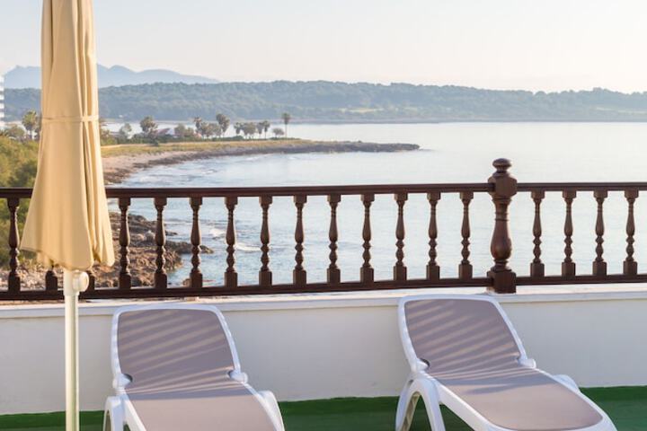 Sundeck 52 of 64