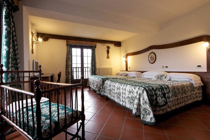 Room 5 of 25