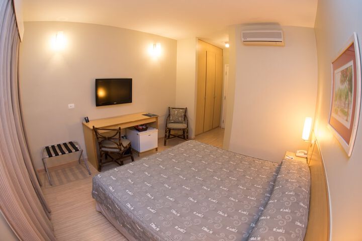 Room 6 of 50