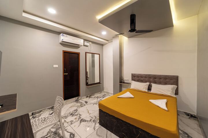 Room 6 of 24