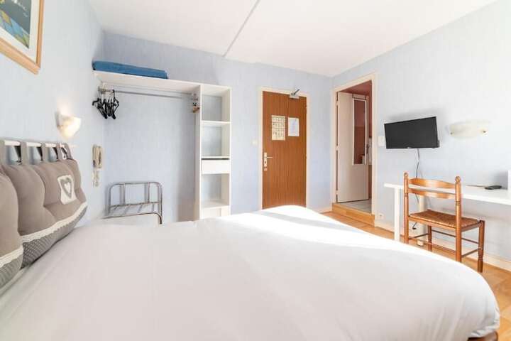 Room 11 of 31