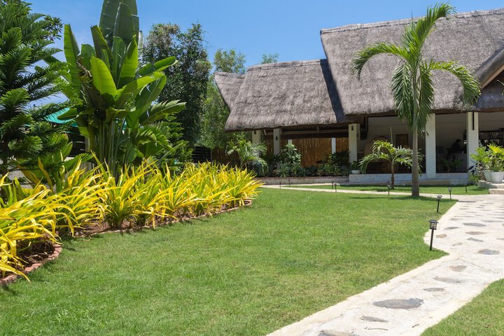 Hotel Exterior 77 of 82
