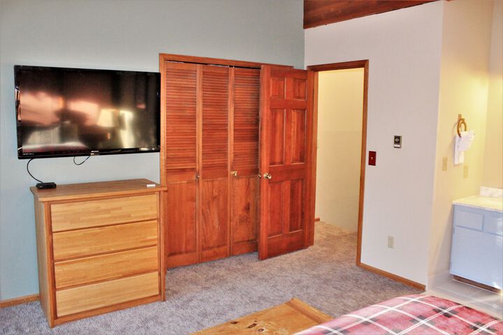 Room 55 of 195