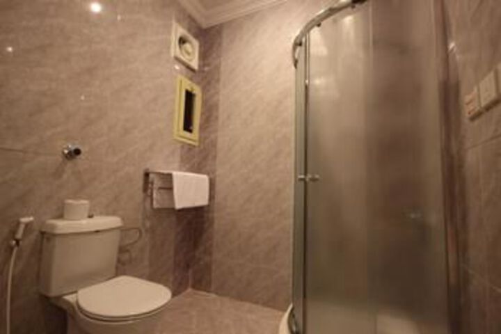 Room 2 of 30