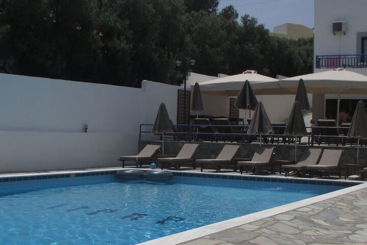 Hotel Pool