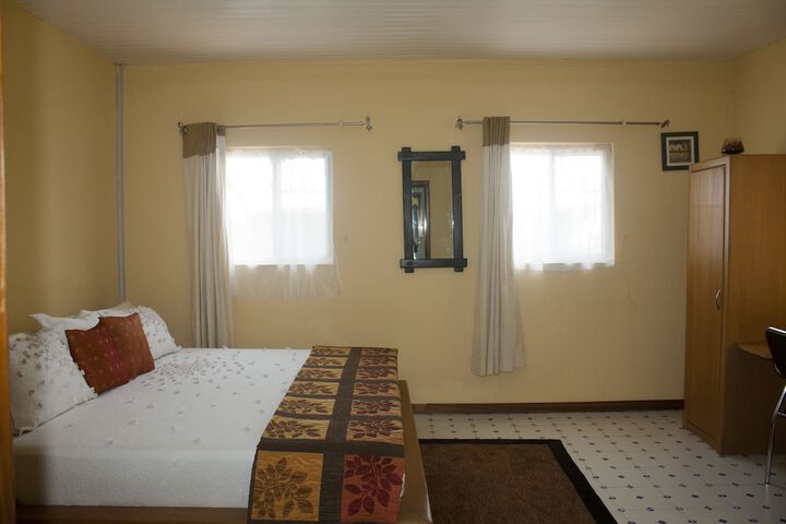 Room 6 of 66