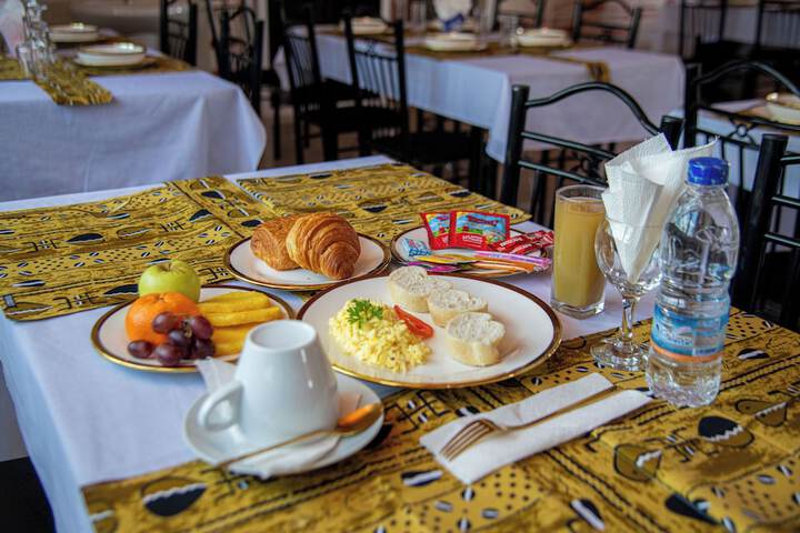 Breakfast/Coffee Service 95 of 110