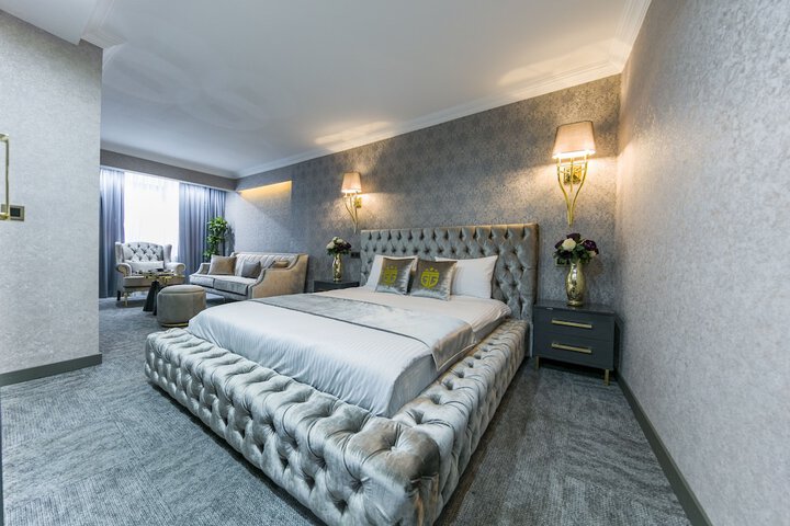 Room 5 of 49