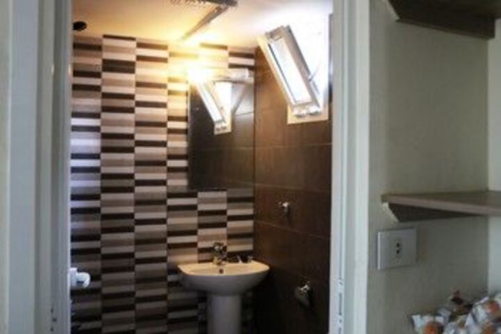 Room 2 of 17