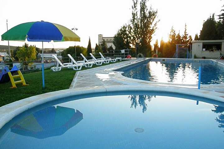 Pool 18 of 28