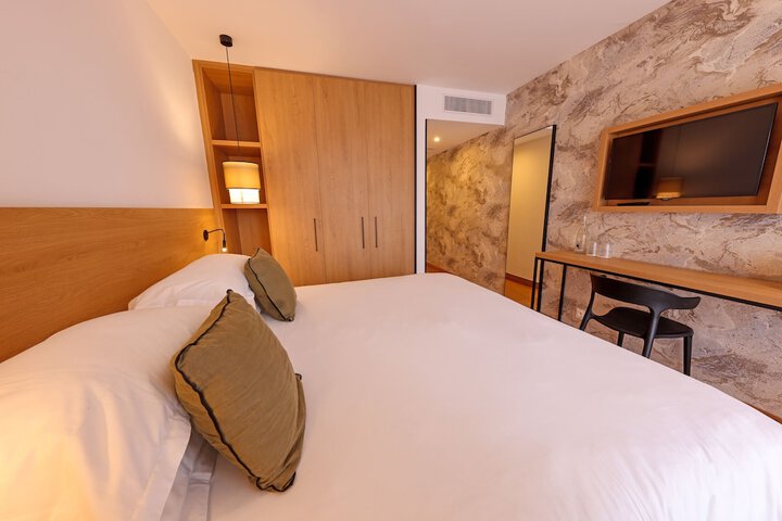 Room 7 of 36