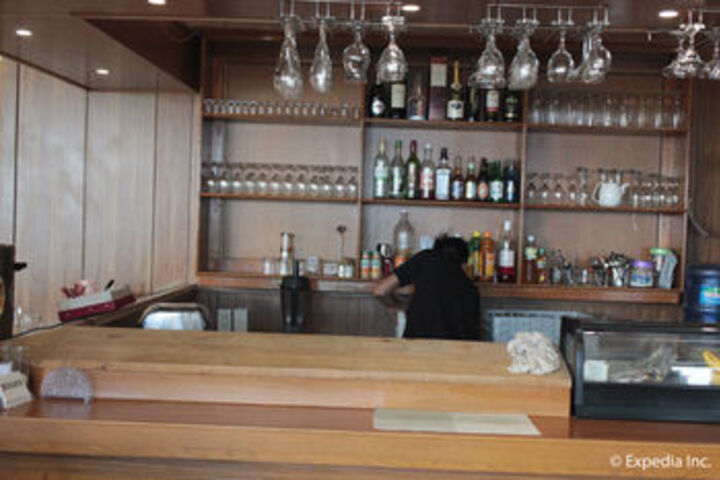 Lounge 50 of 82
