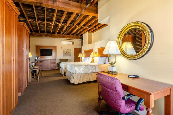 2 Double Beds (15 of 20)