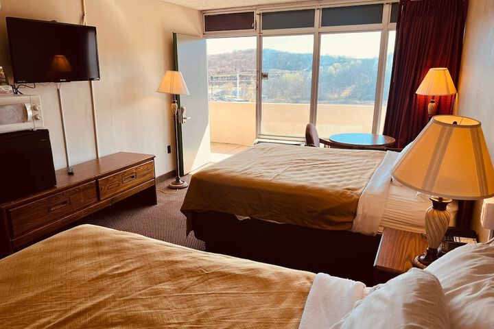 Room 3 of 10