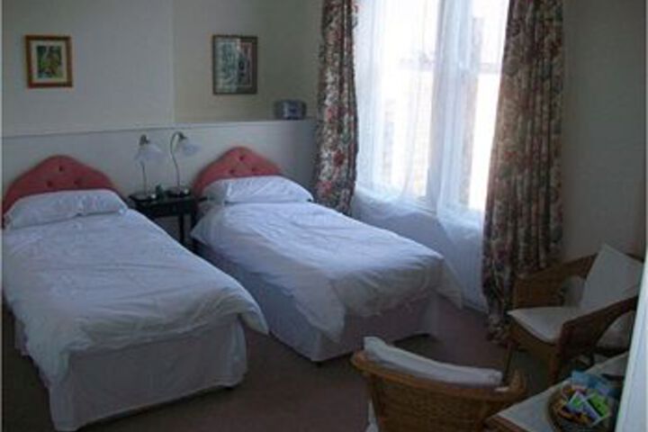 Room 10 of 15